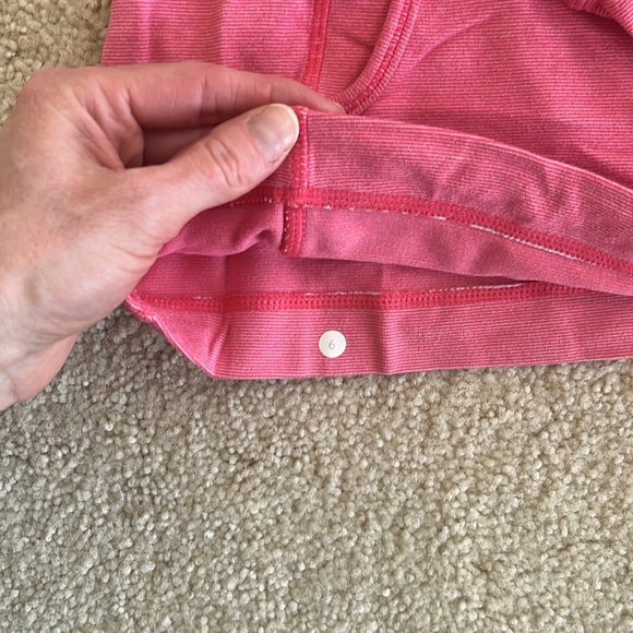 Lululemon long sleeve running shirt with reflective details - Picture 3 of 3